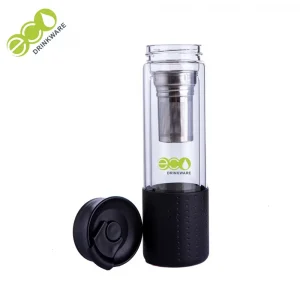 Bouteille de thé en verre borosilicaté à double paroi avec couvercle rabattable et manchon en silicone