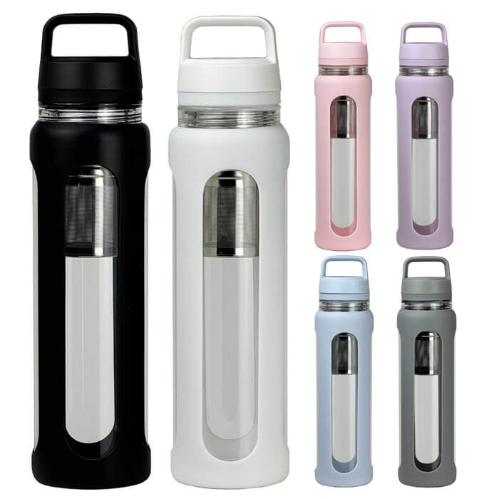 customized 600ml borosilicate glass tea bottle with infuser and silicone sleeve and hanle lid