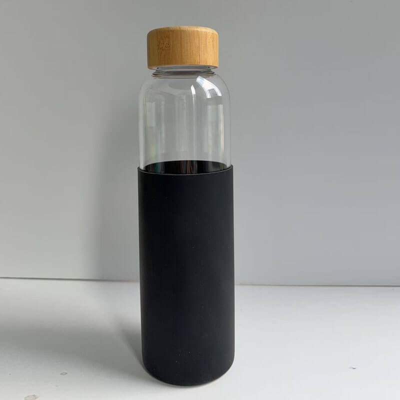 bpa free food safe 550ml bamboo lid glass water bottle with silicone sleeve